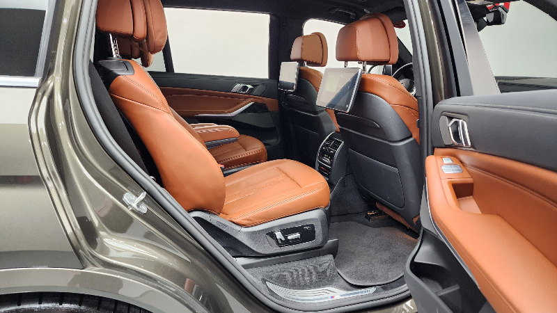car BMW X7 id48038 photo #12