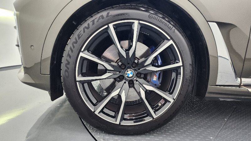 car BMW X7 id48038 photo #5