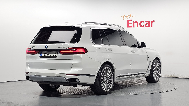 car BMW X7 id48066 photo #2