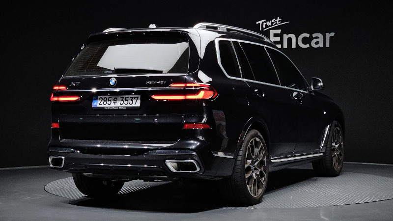 car BMW X7 id48107 photo #2