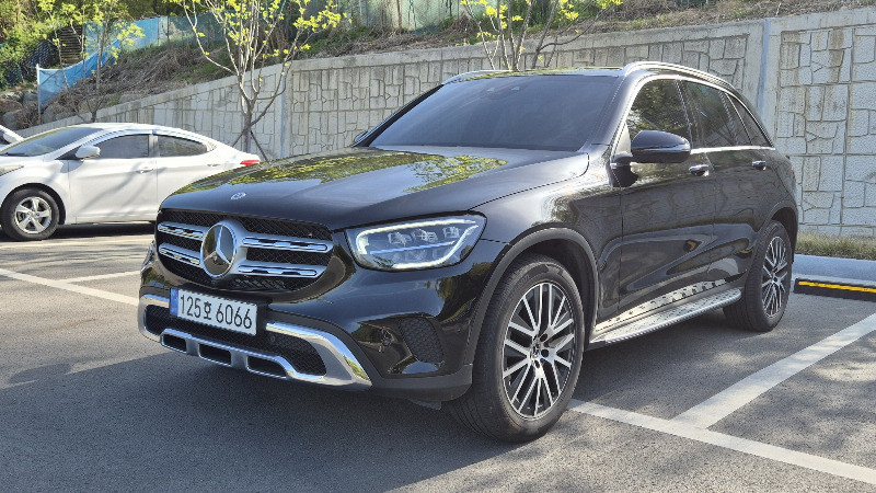car Mercedes Benz GLC id48200 main photo