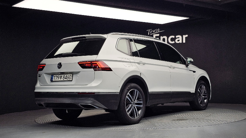 car Volkswagen Tiguan id48289 photo #2
