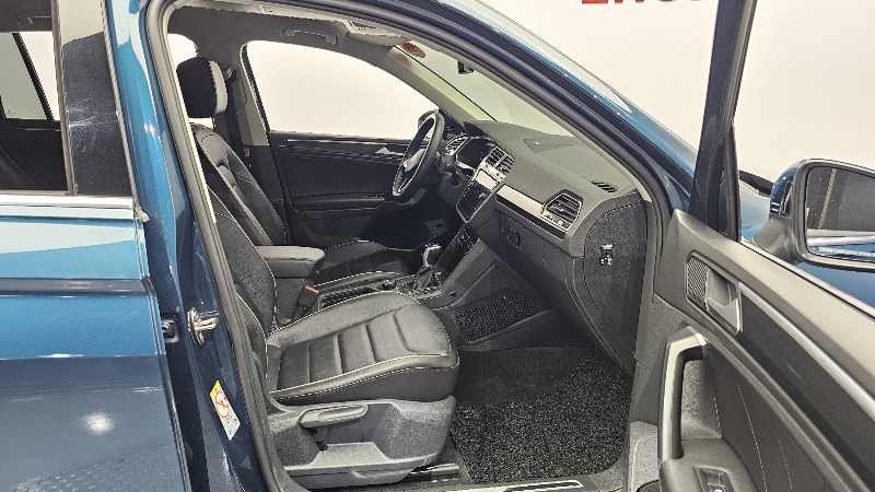 car Volkswagen Tiguan id48290 photo #11