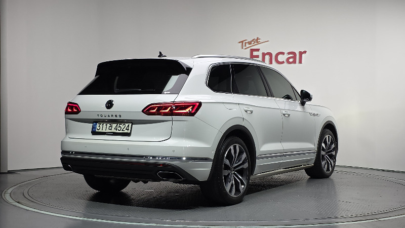 car Volkswagen Touareg id48297 photo #2