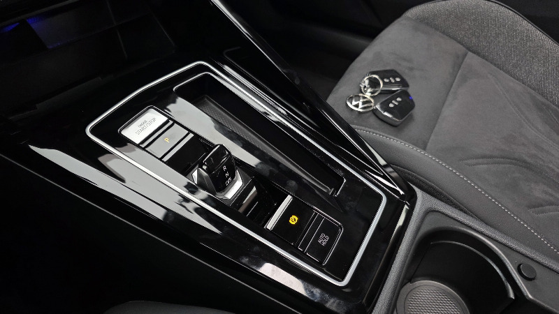 car Volkswagen Golf id48301 photo #9