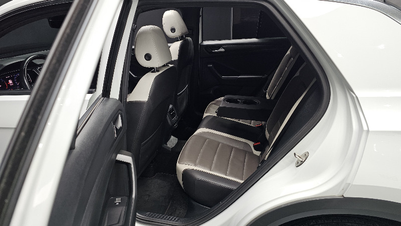 car Volkswagen T-Roc id48305 photo #11