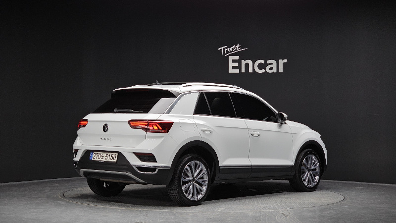 car Volkswagen T-Roc id48305 photo #2
