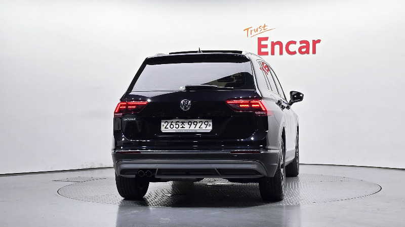 car Volkswagen Tiguan id48312 photo #4