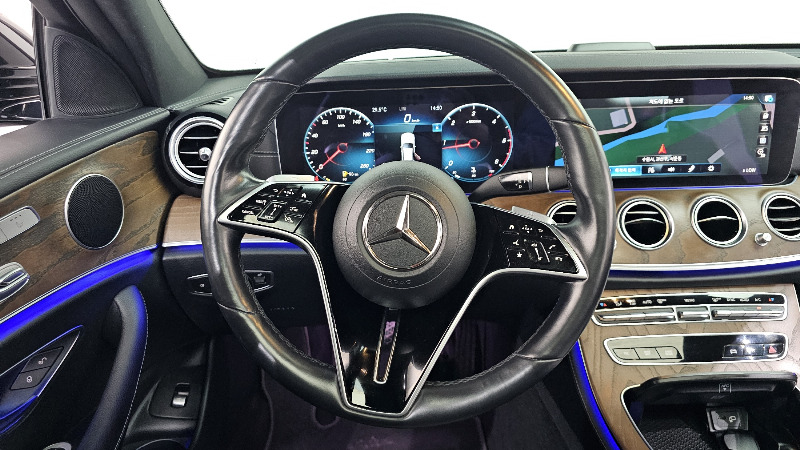 car Mercedes Benz E Class id48329 photo #13