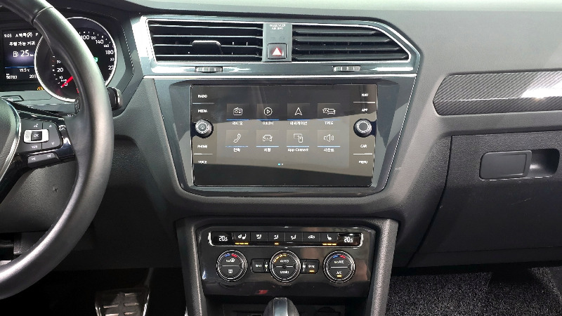 car Volkswagen Tiguan id48384 photo #18
