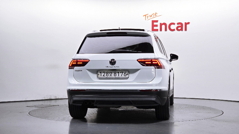 car Volkswagen Tiguan id48384 photo #4
