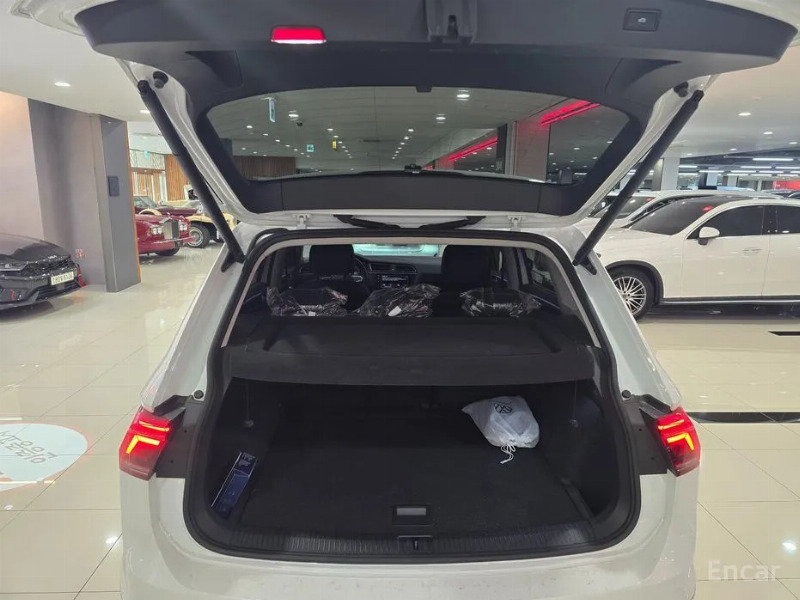 car Volkswagen Tiguan id48391 photo #8