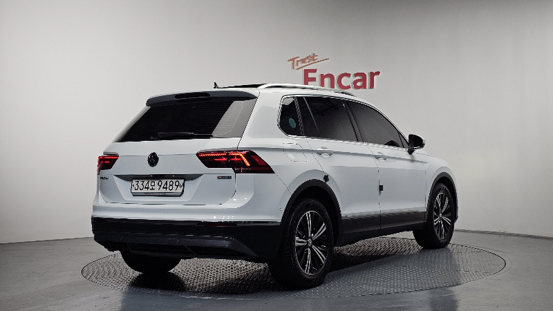 car Volkswagen Tiguan id48395 photo #2