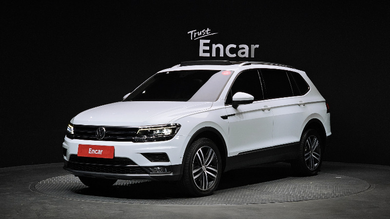 car Volkswagen Tiguan id48405 main photo
