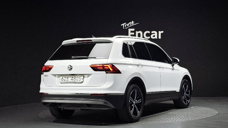 car Volkswagen Tiguan id48423 photo #2
