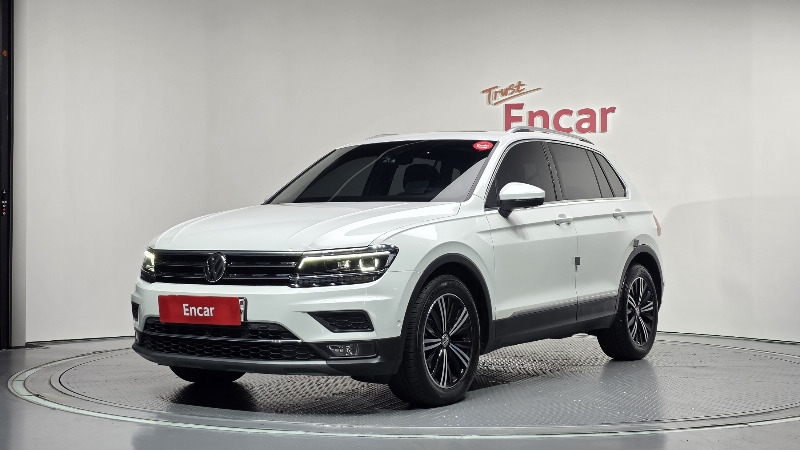 car Volkswagen Tiguan id48554 main photo