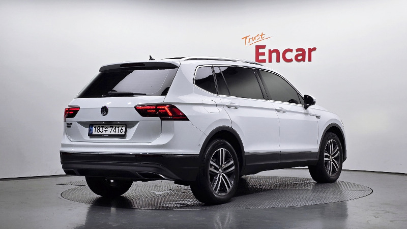 car Volkswagen Tiguan id48558 photo #2