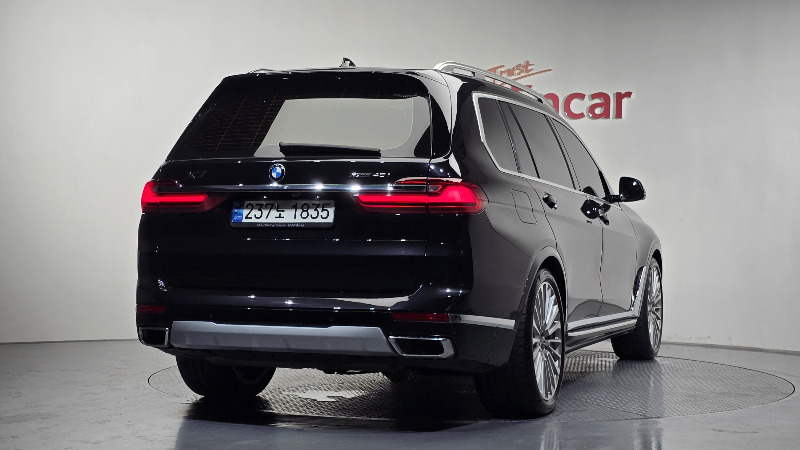car BMW X7 id48564 photo #2