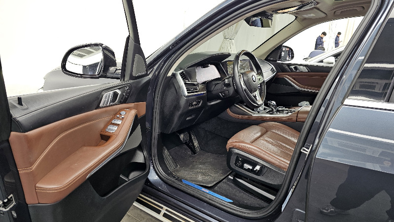 car BMW X7 id48572 photo #10