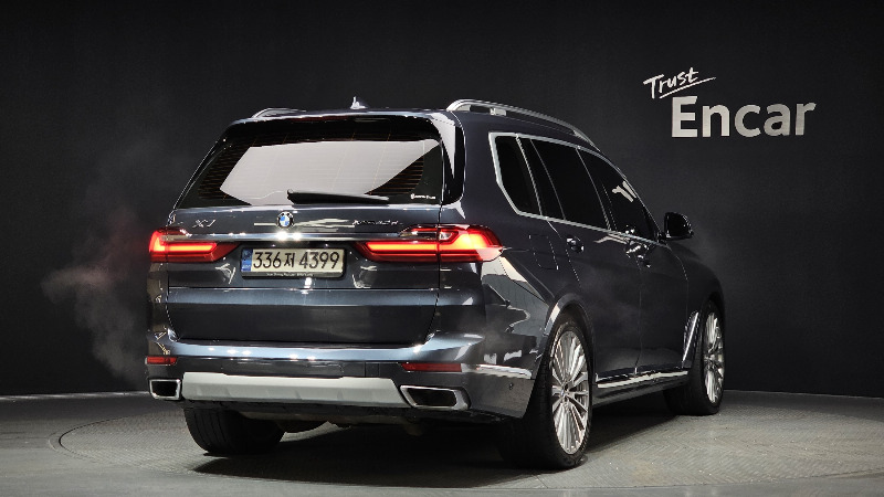 car BMW X7 id48572 photo #2