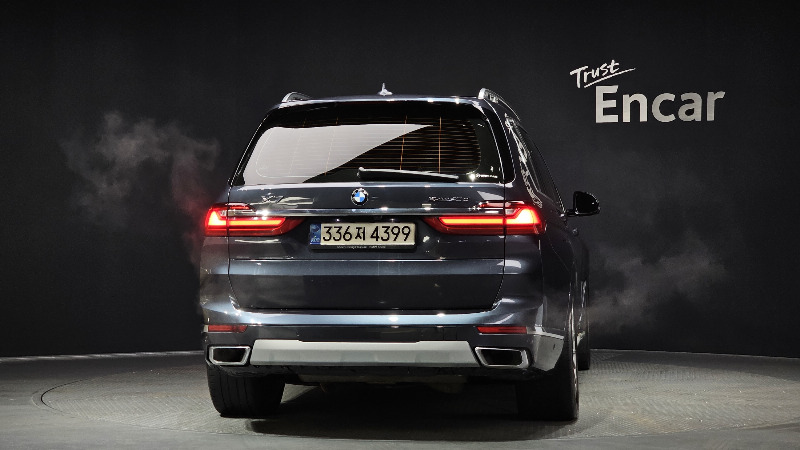 car BMW X7 id48572 photo #4