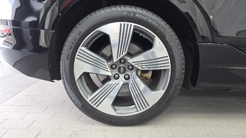 car Audi e-tron id48611 photo #5