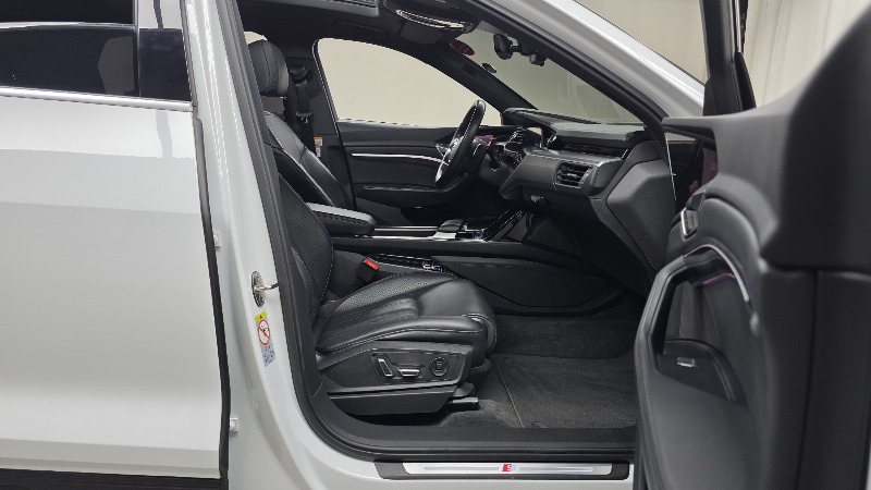 car Audi e-tron id48650 photo #11