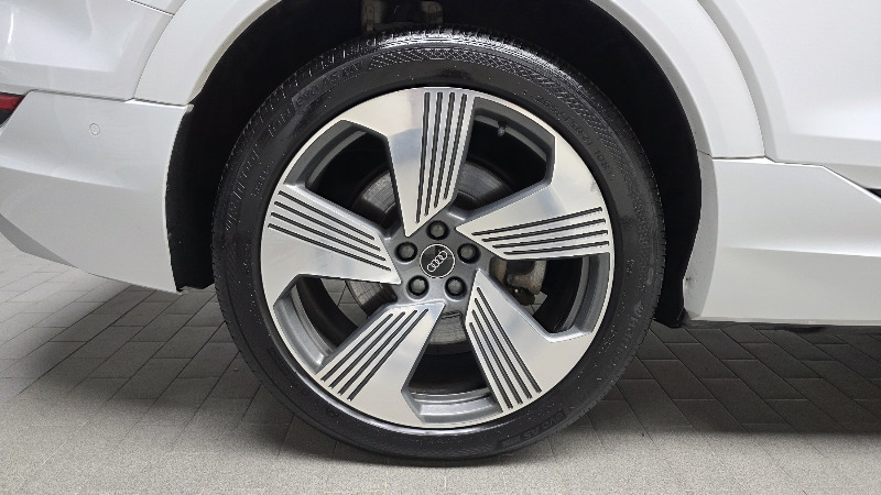 car Audi e-tron id48650 photo #5