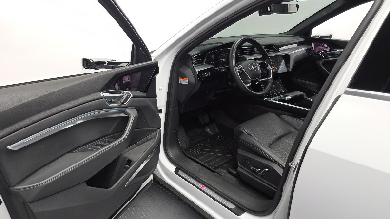 car Audi e-tron id48671 photo #10