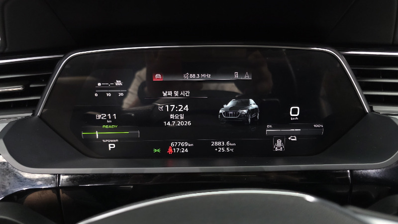car Audi e-tron id48671 photo #8