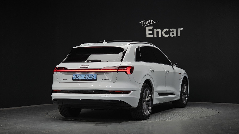 car Audi e-tron id48692 photo #2