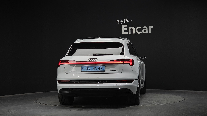 car Audi e-tron id48692 photo #4