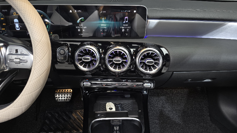 car Mercedes Benz CLA id48699 photo #14