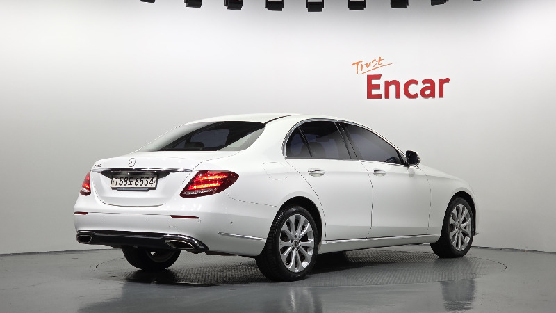 car Mercedes Benz E Class id48731 photo #2
