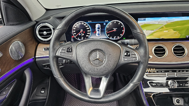 car Mercedes Benz E Class id48743 photo #13