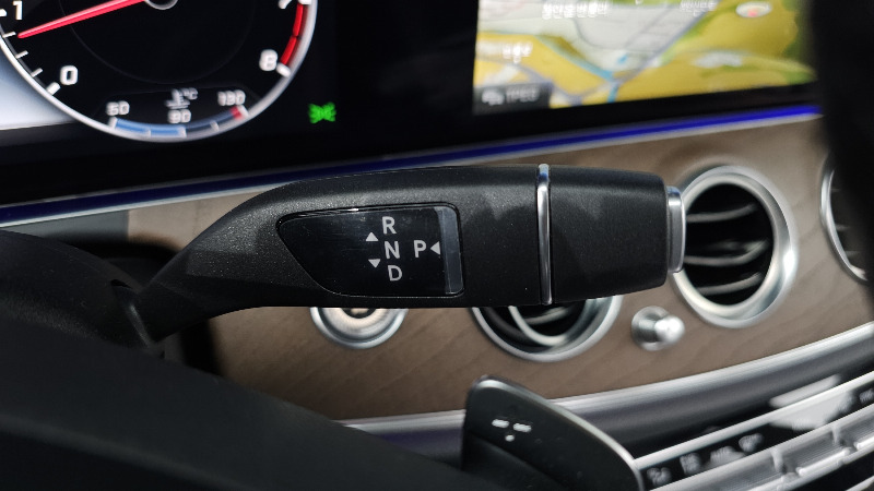 car Mercedes Benz E Class id48743 photo #9