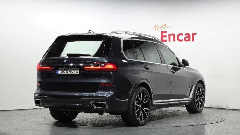 car BMW X7 id48770 photo #2