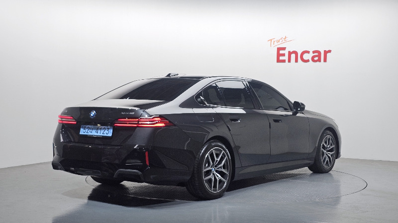 car BMW i5 id48910 photo #2