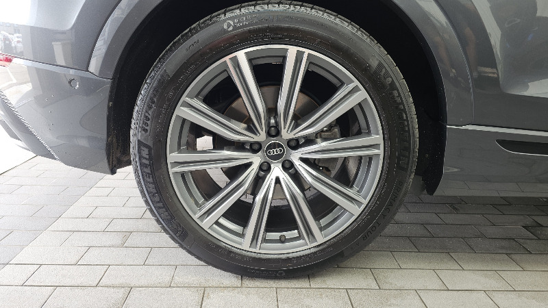 car Audi Q8 id48963 photo #5