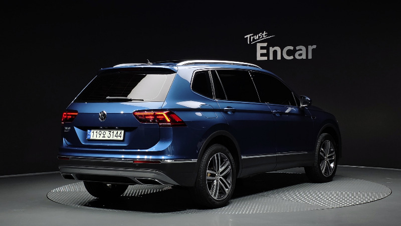 car Volkswagen Tiguan id49052 photo #2