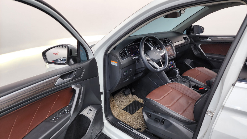 car Volkswagen Tiguan id49056 photo #10