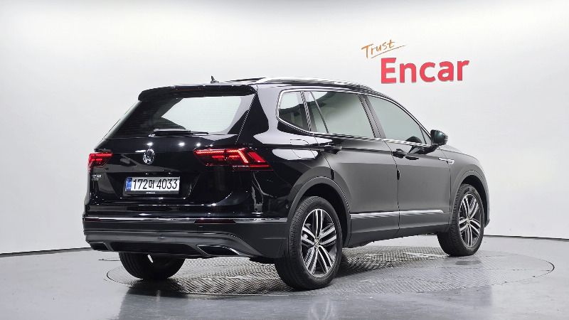 car Volkswagen Tiguan id49062 photo #2