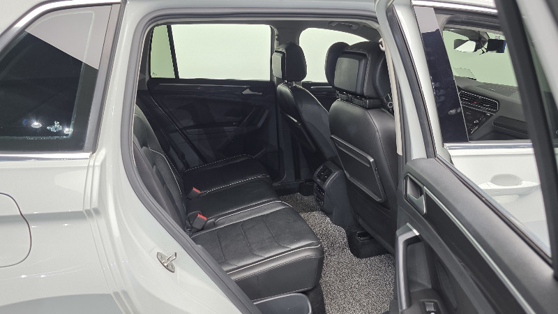 car Volkswagen Tiguan id49063 photo #12