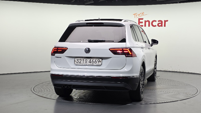 car Volkswagen Tiguan id49063 photo #4