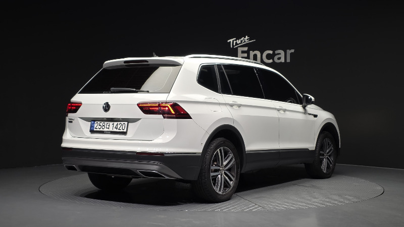 car Volkswagen Tiguan id49068 photo #2