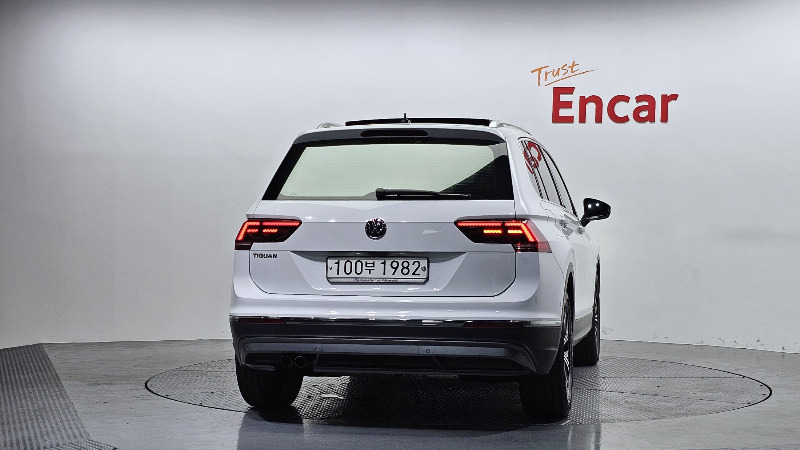 car Volkswagen Tiguan id49085 photo #4