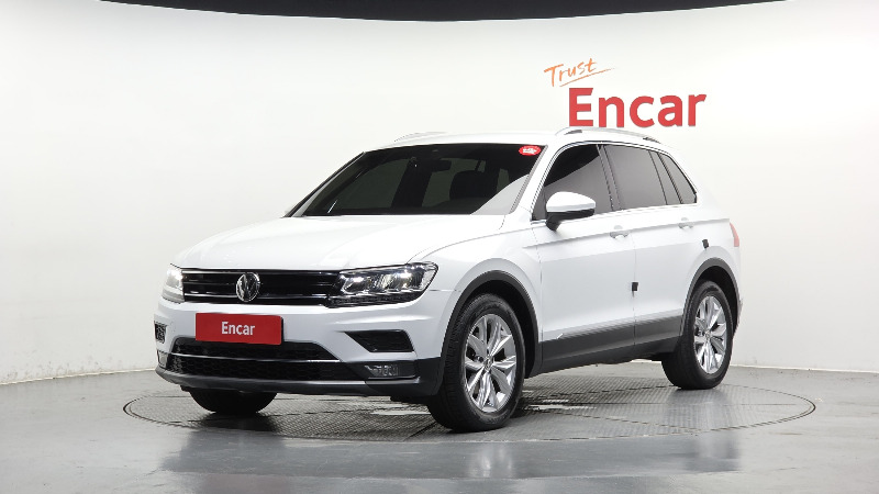 car Volkswagen Tiguan id49100 main photo