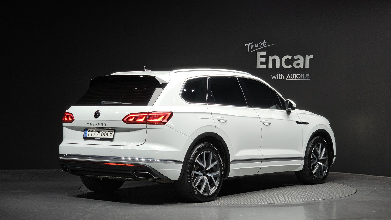 car Volkswagen Touareg id49107 photo #2