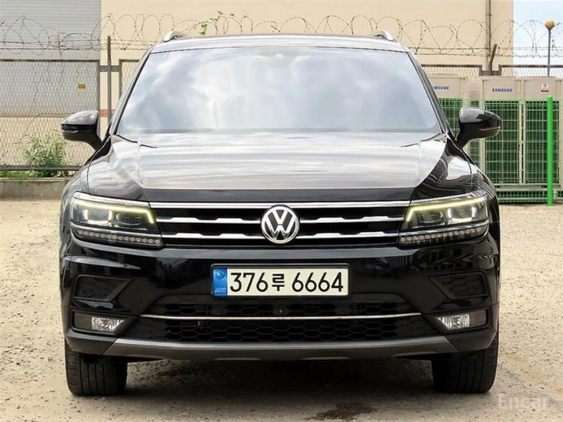 car Volkswagen Tiguan id49109 main photo