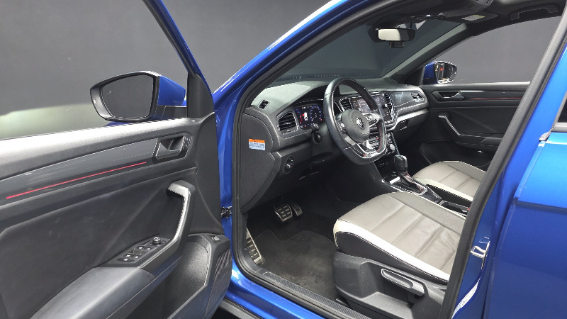 car Volkswagen T-Roc id49111 photo #10